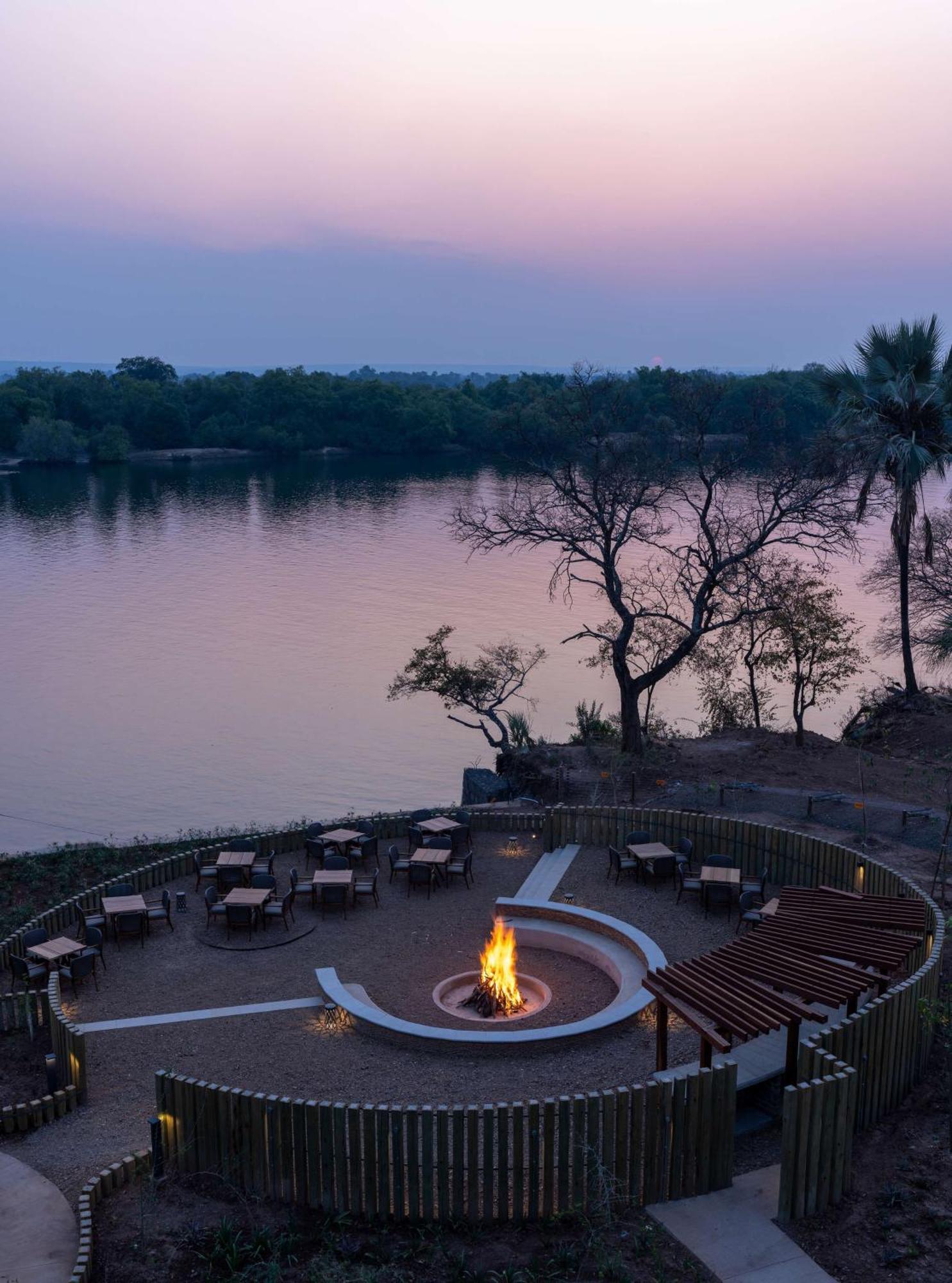 Radisson Blu Mosi-Oa-Tunya Livingstone Resort Екстер'єр фото