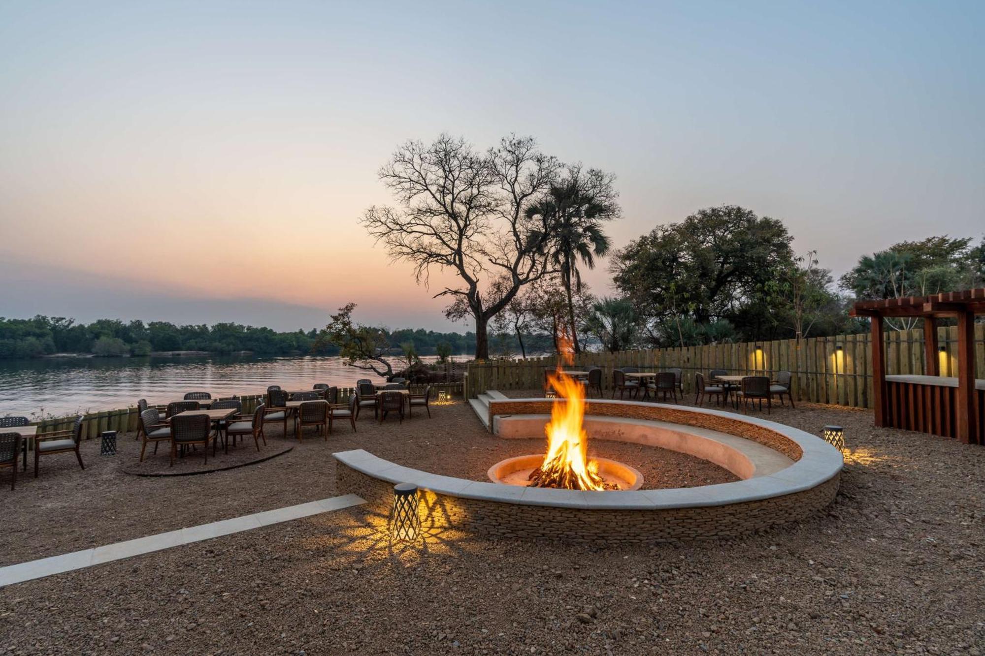 Radisson Blu Mosi-Oa-Tunya Livingstone Resort Екстер'єр фото